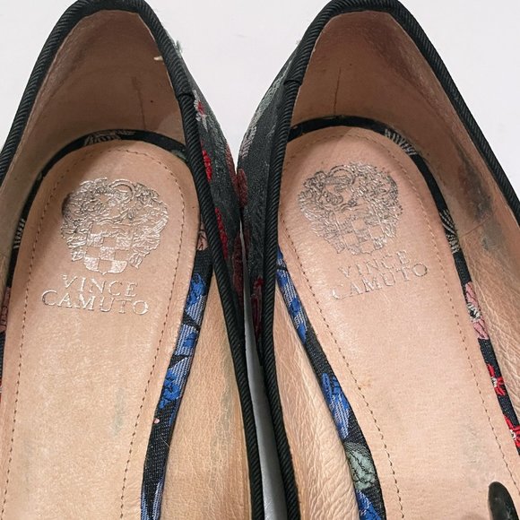 Vince Camuto Lindgren Navy Blue Floral Tapestry Slip On Loafers Size: 9 1/2M - Picture 4 of 9